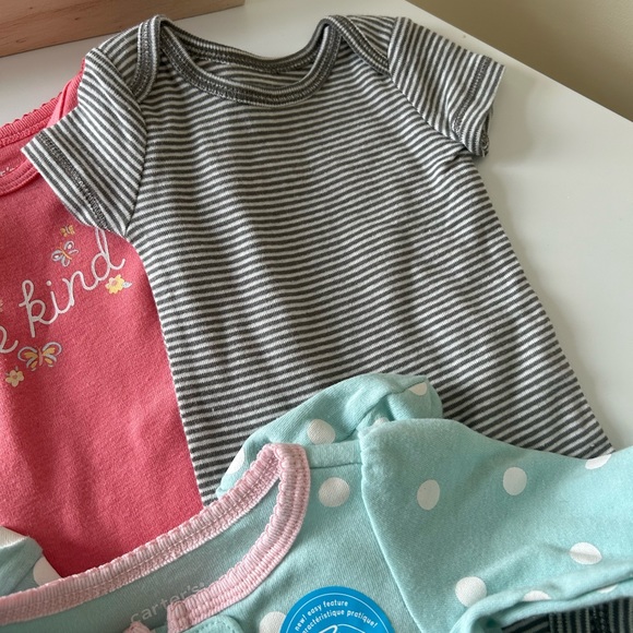 Newborn bundle, new and never washed or worn - Picture 4 of 5